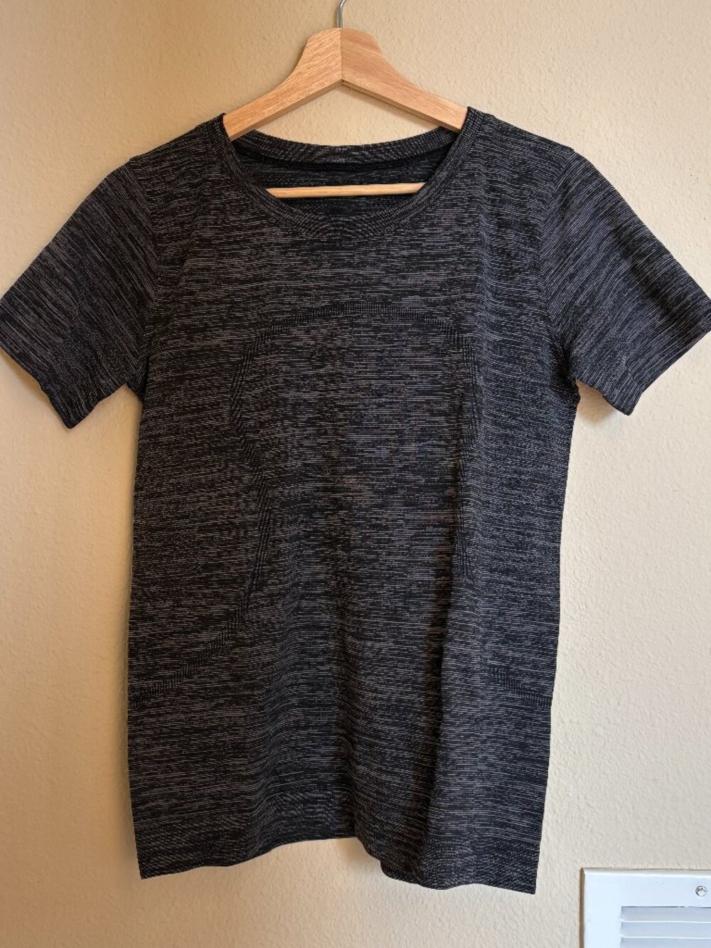 Lululemon Swiftly Tech Short Sleeve Relaxed Fit